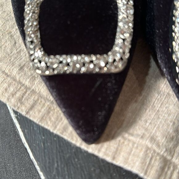 Journee Collection Black Rishie Velvet Heels Size 8.5 - Picture 6 of 7